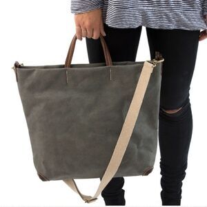UASHMAMA Alle Cross Body  Tote Bag. Made in Italy Dark Grey